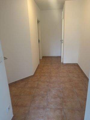 Flur im Schlaftrakt mit Schrank-Nische 3m