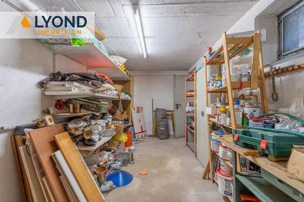 LYD 3692 - 33 Kellerraum