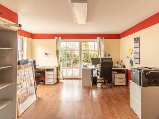 Büro oder weiteres Schlafzimmer im Erdgeschoss