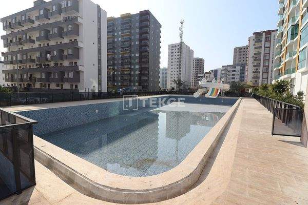 Apartments in a Complex with Swimming Pools in Mersin