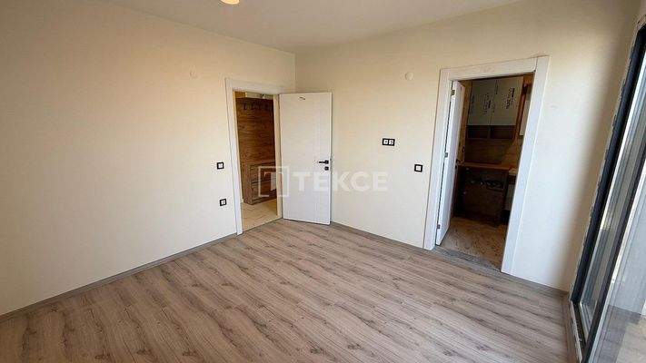 Sea-View Apartment in a Complex with Pool in Kuşadası