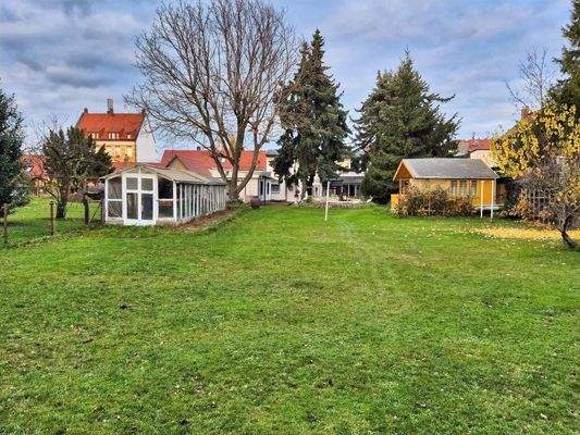 Garten Blick zum Haus