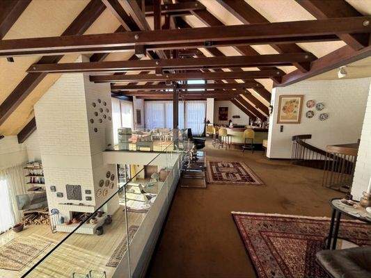 Blick Galerie in Wohnzimmer