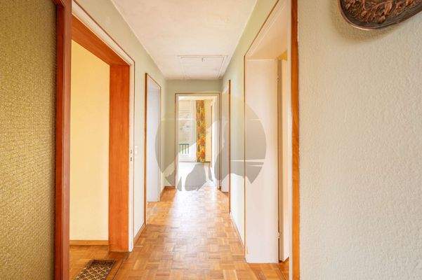 haus-baden-baden-neuweier-wolf-immobilien-flur