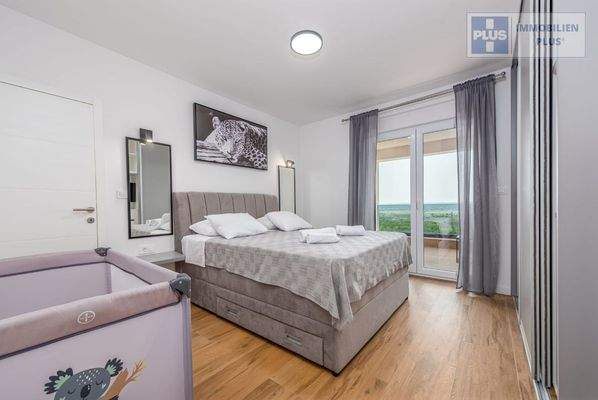 tinj-luksuzna-villa-s-velikom-okucnicom_12