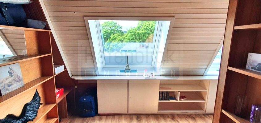 Arbeitszimmer/ Wohnzimmer OG