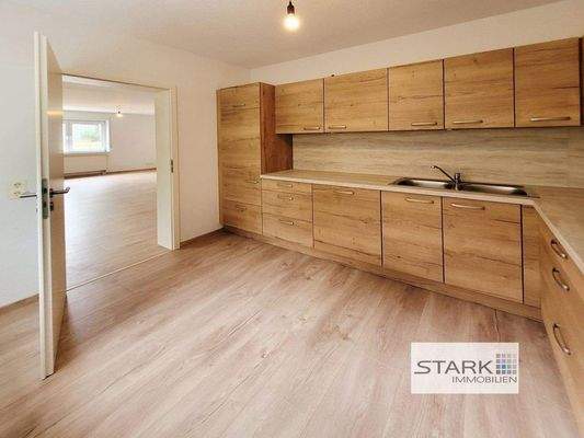 UG Küche zum Wohnraum.jpg