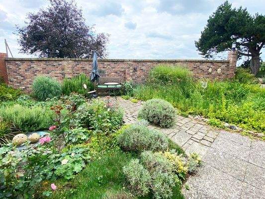 Liebevoll angelegter Garten