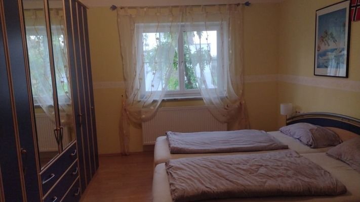 das Schlafzimmer im EG