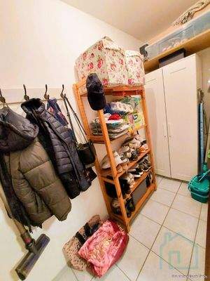 Abstellkammer-Gardarobe