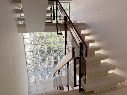 gepflegtes Treppenhaus