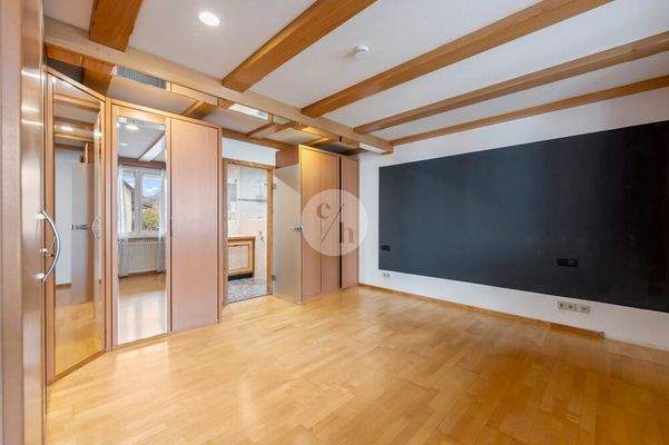 Schlafzimmer mit direktem Badzugang