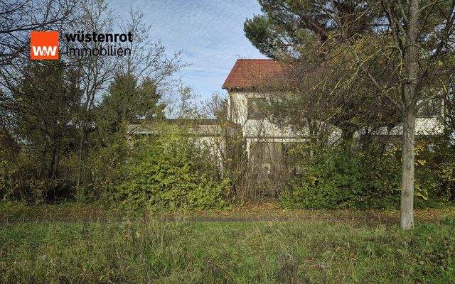 Westseite mit kaum einsehbaren Garten