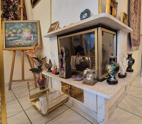 07 Wohnzimmer Kamin.jpg