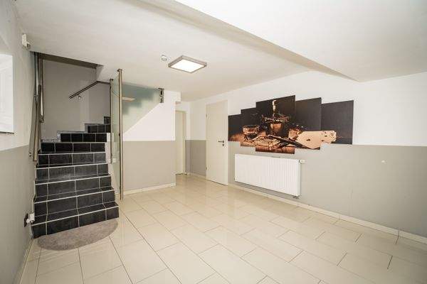 Treppe zum Kellergeschoss