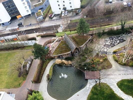 Ausblick - Garten und U-Bahn