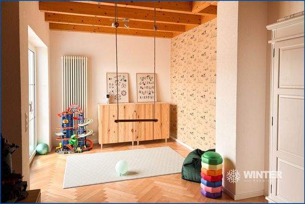 Kinderzimmer 1 Balkonzugang