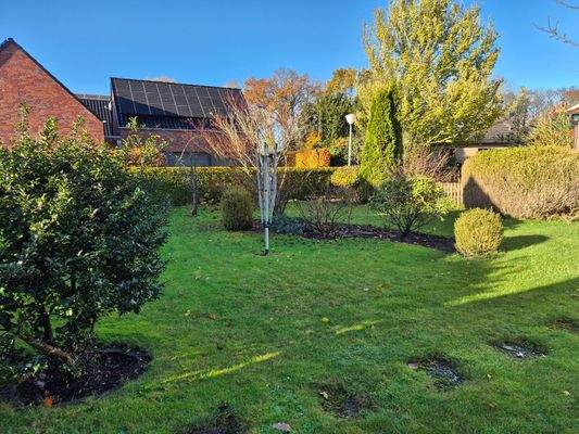 Gartenbereich 2 neben dem Haus