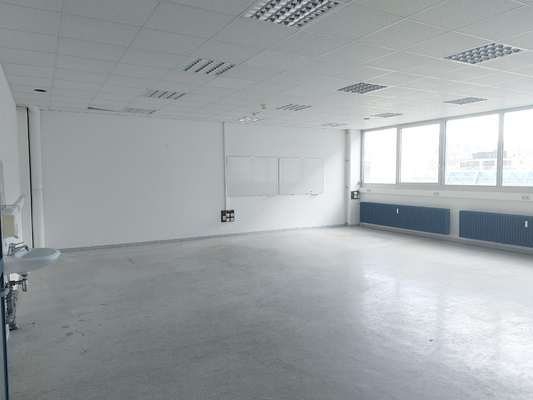 Werkstatt mit Büro und Lagerbereich