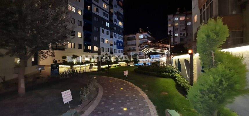 Apartments with Pool and Parking near the Beach in Alanya
