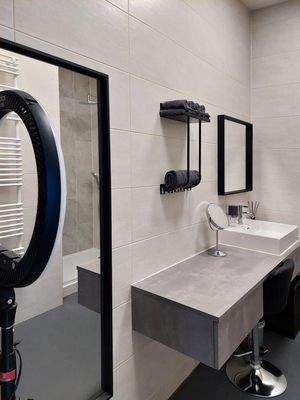 Schminkraum - Umkleide - Dusche 