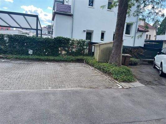 Kfz.-Stellplatz im Freien