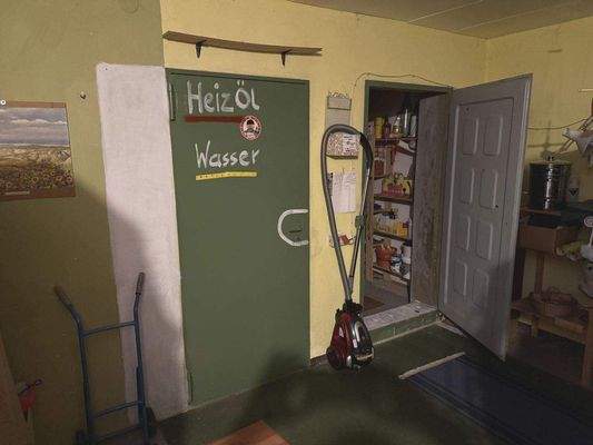 UG_Heizöl und Lagerraum