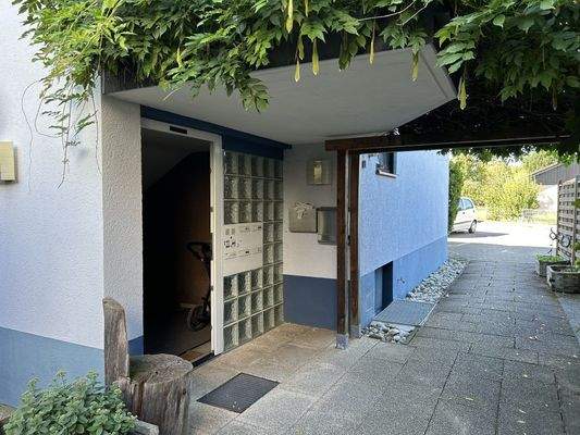 überdachter Hauseingang