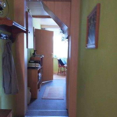 Flur mit Blickin hinteren Wohnraum