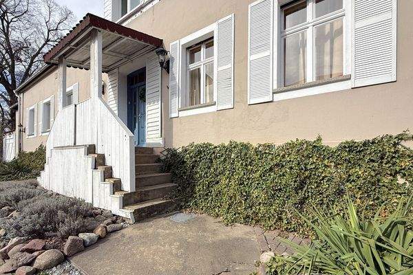 gepflegter Vorgarten