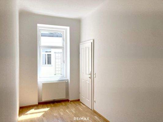 Kabinett in absoluter Ruhelage in den Innenhof