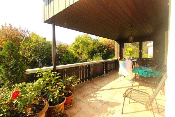 ... großzügige Terrasse