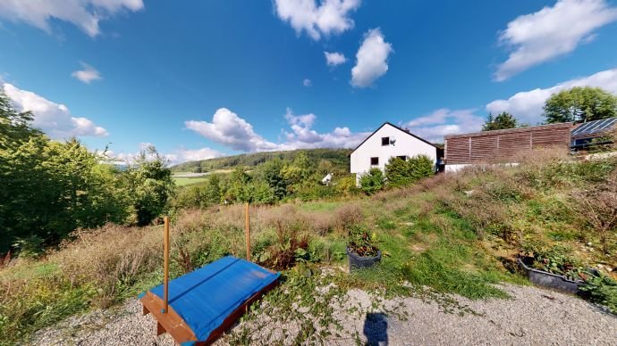 Traumhaftes Hanggrundstück in idyllischer Lage