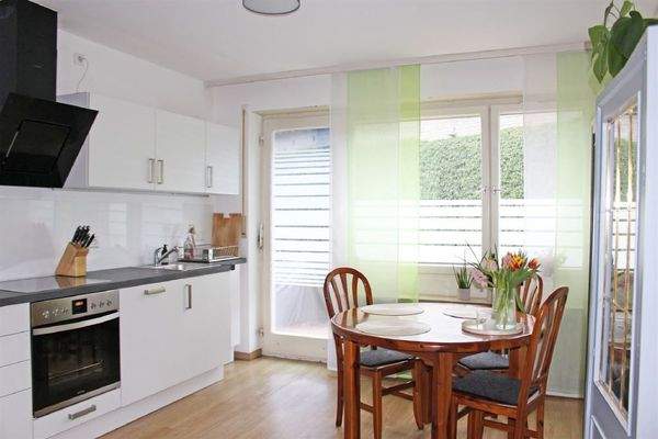 Lichtdurchflutete Küche OG