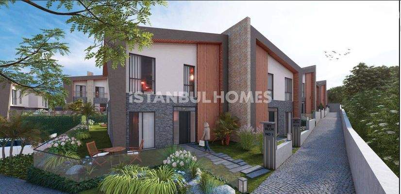 Luxury 5-Bedroom Villas with Pools and Security in Istanbul