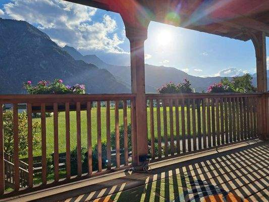 Balkon mit Ausblick.jpg