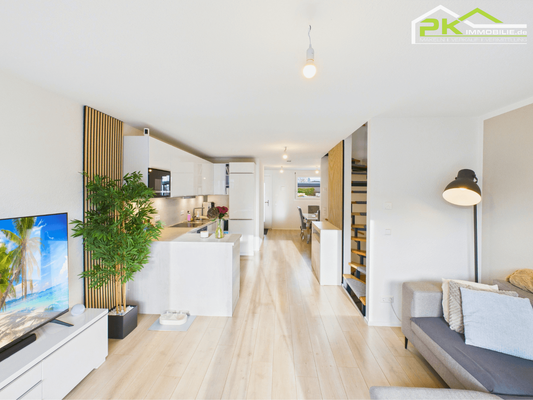 Wohnbereich und Küche EG