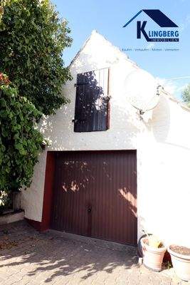 Nebengebäude mit Garage