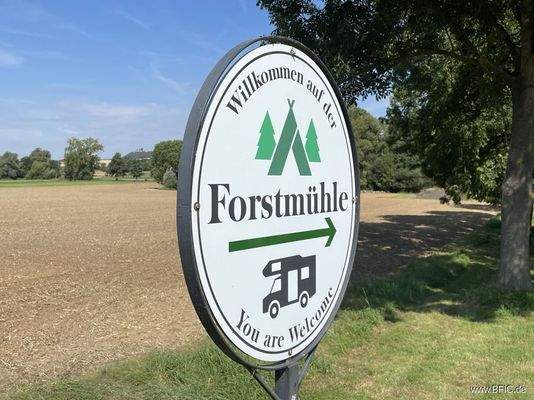 Zufahrt zum Gelände