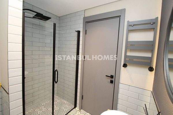 New Flats in the Center of Transportation Hubs in Kagithane