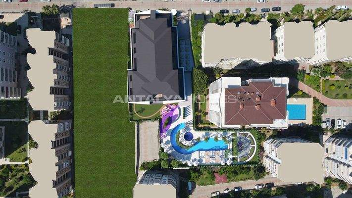 Seafront Apartments in a Complex with Rich Amenities in Alanya