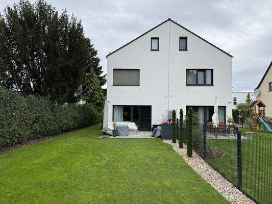 Hinteransicht, Blick zur Terrasse