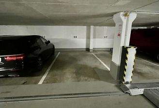 Tiefgaragenstellplatz
