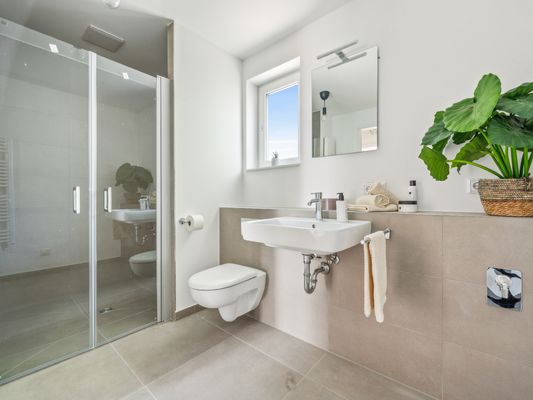 Modernes Bad  Musterwohnung