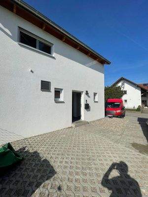 Freifläche vor Eingang