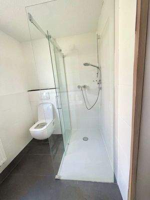 Dusche unw WC Wohnung DG