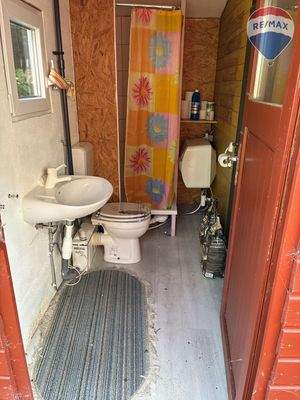21. Toilette in Gartenhütte