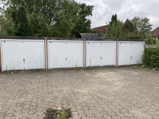 Die Garage ganz rechts im Bild