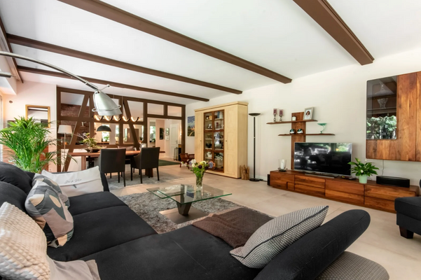 Wohn- Esszimmer mit offener Küche EG