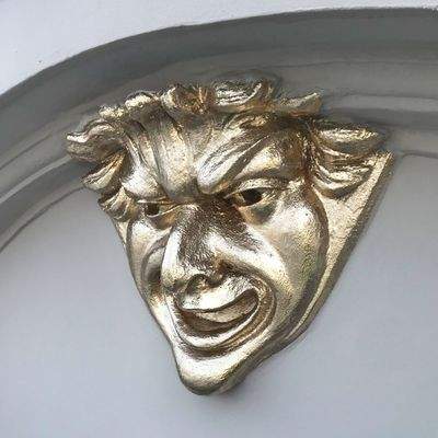 Vorderfront - Verzierung (vergoldet)